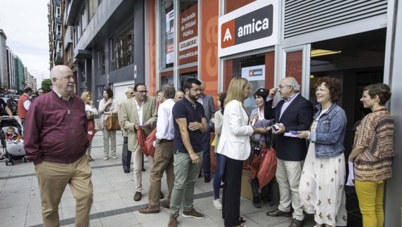 Imagen de la inauguración de la nueve sede de Amica en la calle Castilla, 2.