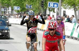 Lobato conquista la victoria en la Clásica de Torredonjimeno