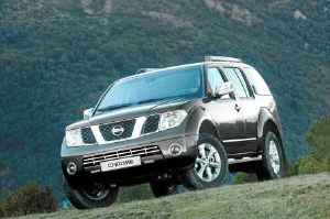 Nissan Pathfinder Chrome