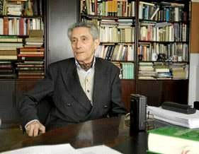 Joaquín González Echegaray clausura el ciclo de conferencias de prehistoria de Puente Viesgo