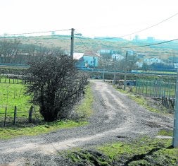 Industria financia el acondicionamiento del camino que enlaza Bolmir y Reinosa