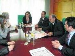 Jurado del concurso, reunido ayer. /SANE