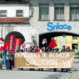 El director general de Trabajo cita en su despacho a Sniace y a Papelera