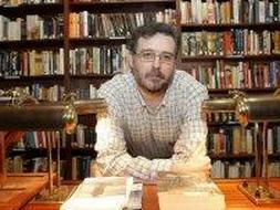 «La palabra es como un gato. Se deja acariciar y luego te suelta el zarpazo»
