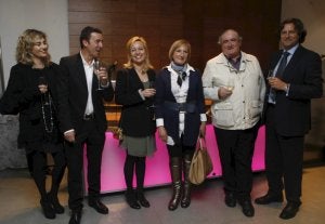 Eva Tesouro, Alberto Ruiz, Paloma Blanco, María Corpus Rasero, Miguel Ángel Berrazueta y Alberto Ruiz-Capillas. ::
SANE
