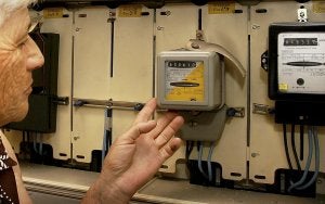 El recibo de la luz subirá un 4,8% en octubre para hogares y pymes