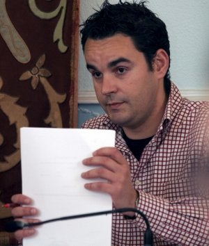 Daniel Rivas, secretario general del PSOE de Castro. ::                             A. VERANO