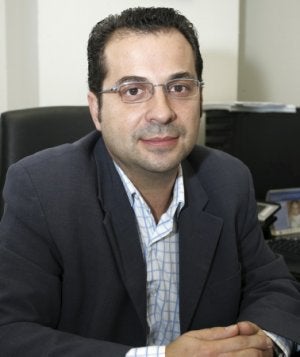 Julio Manuel de Luis. ::                             L. P.