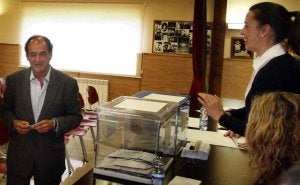 El alcalde de Selaya solicita la baja en el PRC después de pedir el voto para el PP