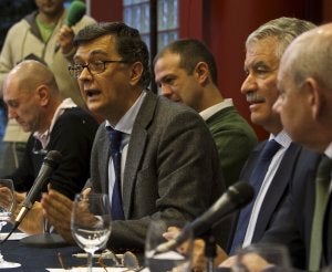 El economista Santiago Ruiz-Asenjo es uno de los tres administradores concursales a los que se ha encomendado el control del Racing. ::                             J. COTERA