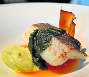 Bacalao asado con romero y sarmientos. ::
DM