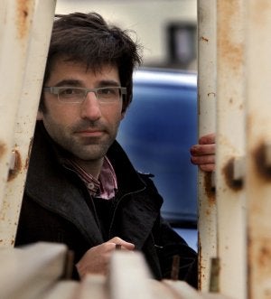 Marcos Díez cuenta la vida en sesenta relatos 'Desdoblados'