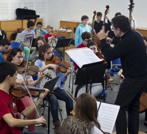 Rafael Esteve reivindica el papel del arte en una educación integral