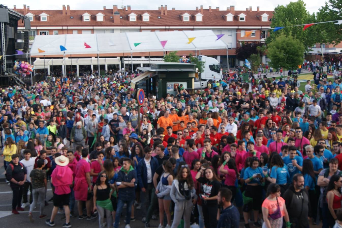 Pregón y desfile de peñas de fiestas de La Flecha 