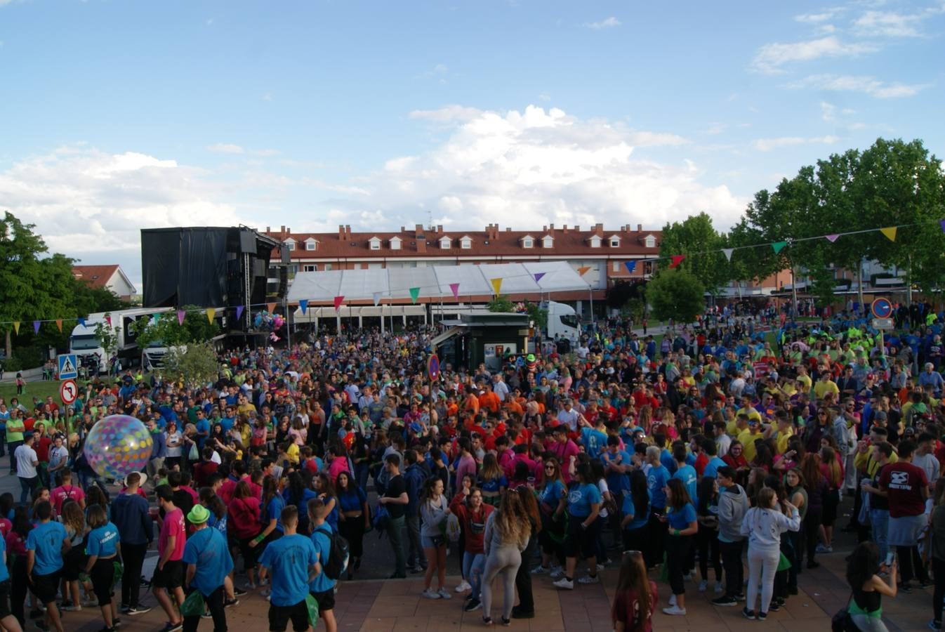 Pregón y desfile de peñas de fiestas de La Flecha 