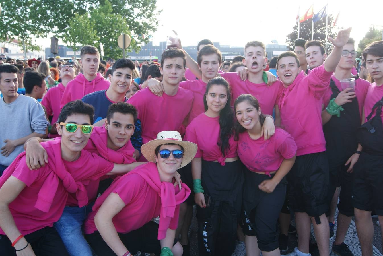 Pregón y desfile de peñas de fiestas de La Flecha 