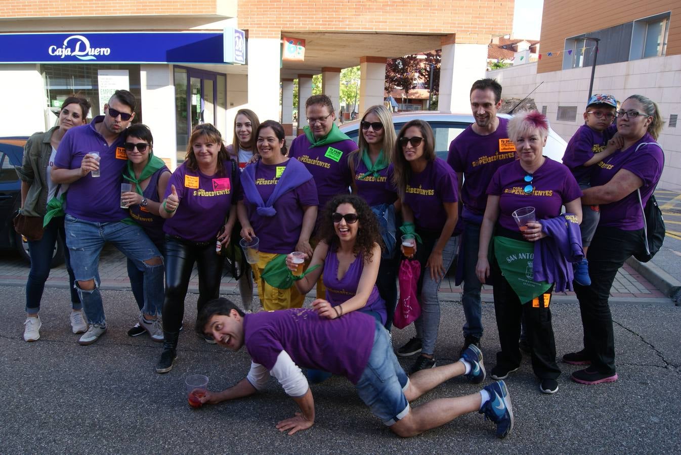 Pregón y desfile de peñas de fiestas de La Flecha 