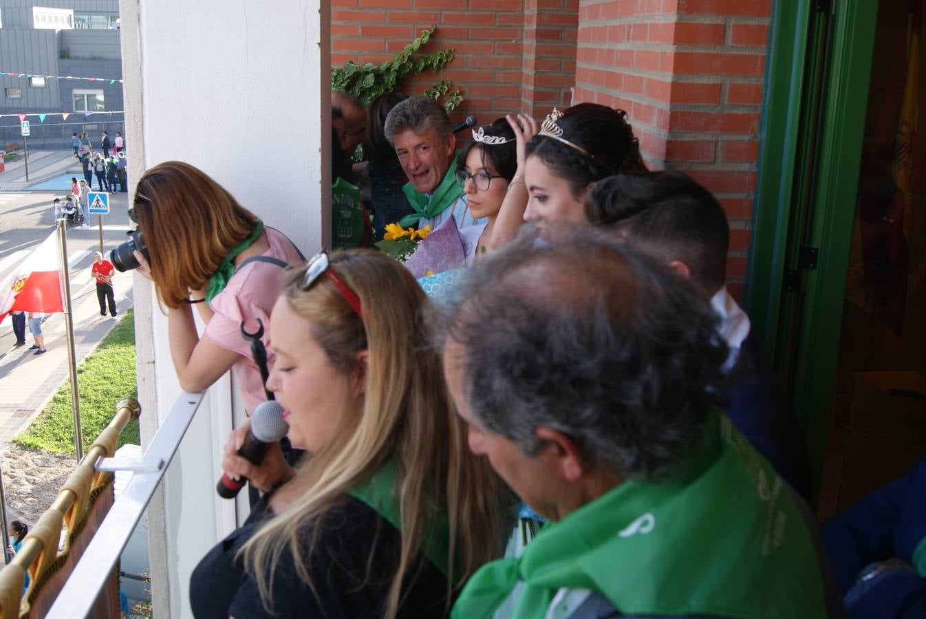 Pregón y desfile de peñas de fiestas de La Flecha 