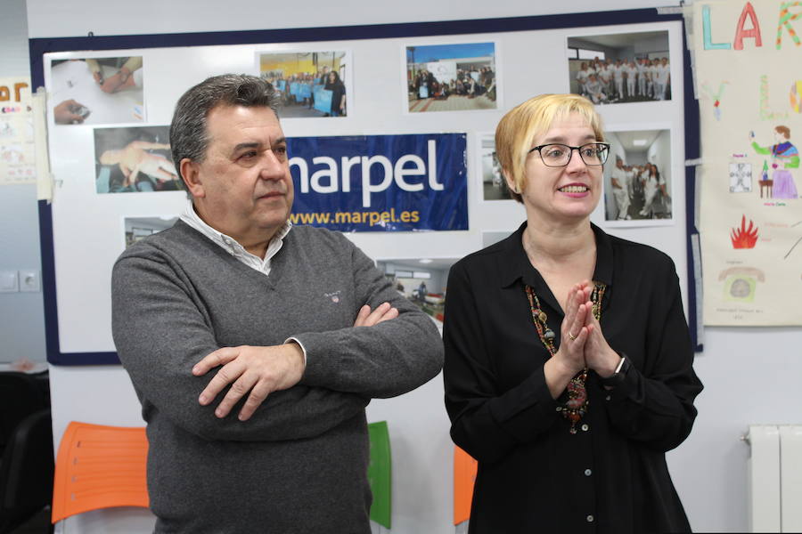 Fotos: Entrega de diplomas del curso de atención sociosanitaria para dependientes en Arroyo