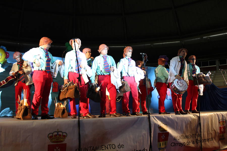 Fotos: Concurso chirigotas de Arroyo y comparsa gaditana