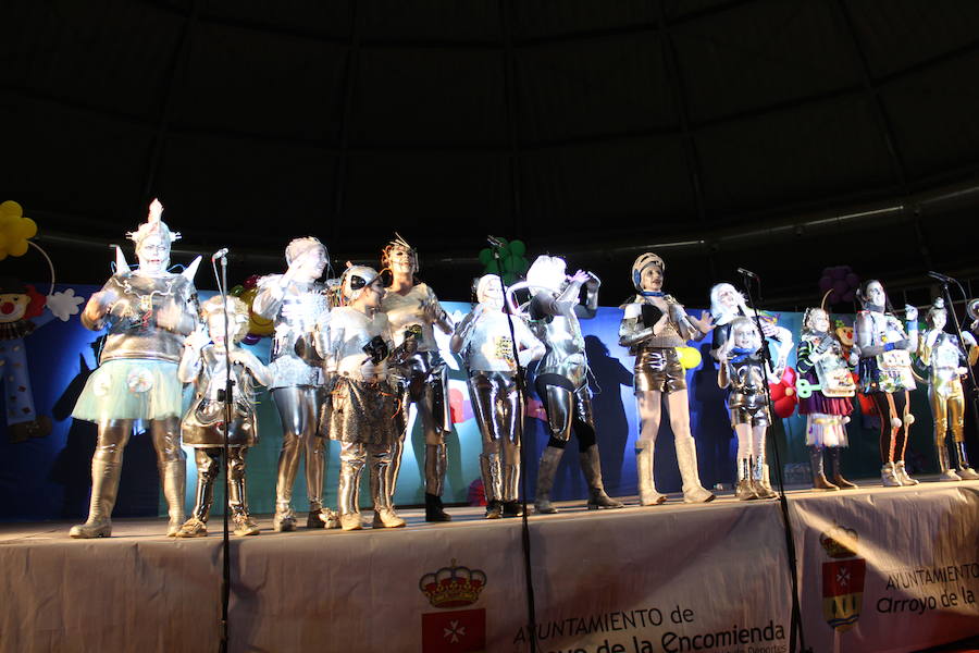 Fotos: Concurso chirigotas de Arroyo y comparsa gaditana