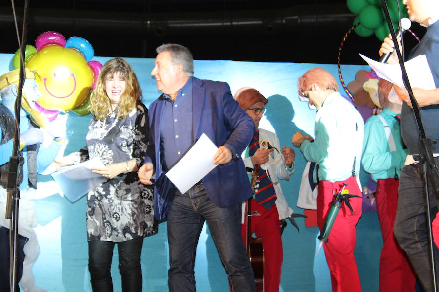 Fotos: Concurso chirigotas de Arroyo y comparsa gaditana