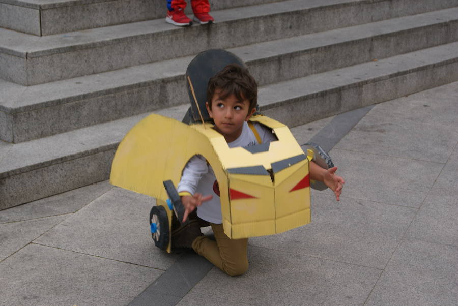 Fotos: Desfile de disfraces por Carnavales en Arroyo