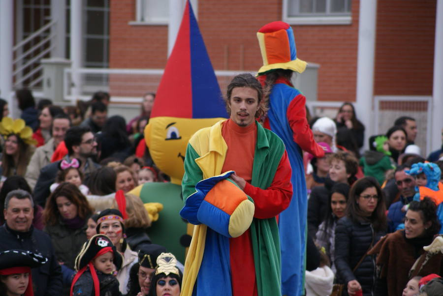 Fotos: Desfile de disfraces por Carnavales en Arroyo