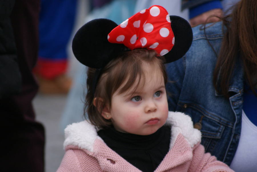 Fotos: Desfile de disfraces por Carnavales en Arroyo
