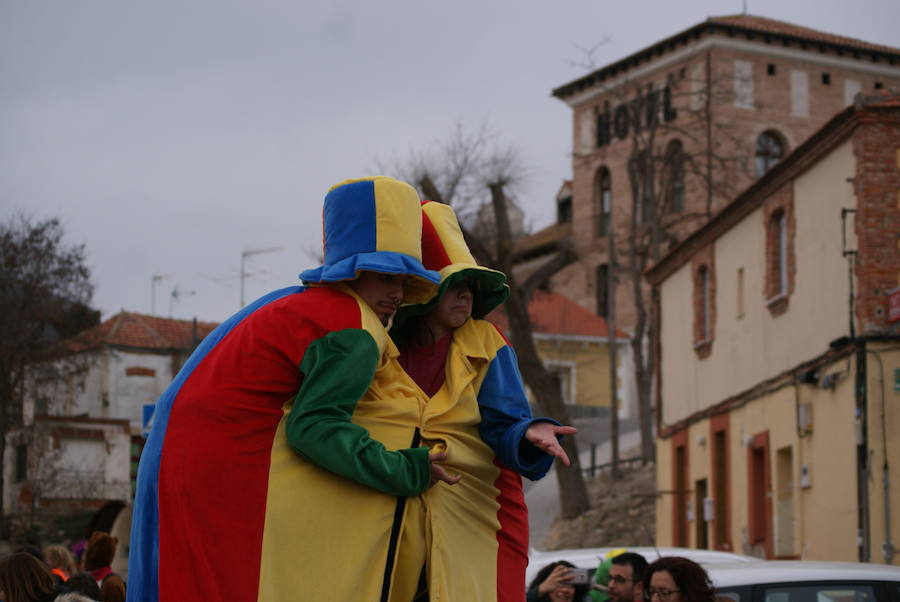 Fotos: Desfile de disfraces por Carnavales en Arroyo