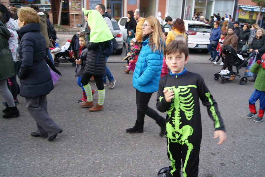 Fotos: Desfile de disfraces de Carnaval por las calles de La Flecha
