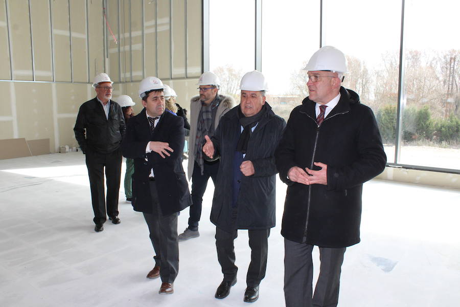 Fotos: Visita institucional a las obras de la Casa de la Música y el Teatro de Arroyo de la Encomienda