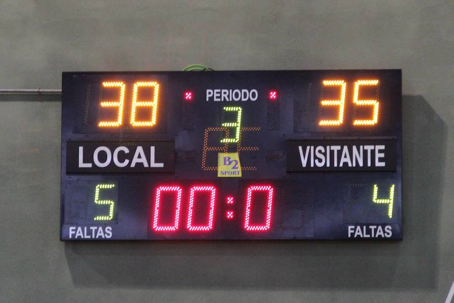 Fotos: Partido CB La Flecha- UVA derbi local baloncesto Liga EBA