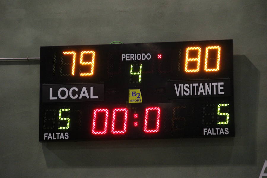 Fotos: Partido CB La Flecha- UVA derbi local baloncesto Liga EBA