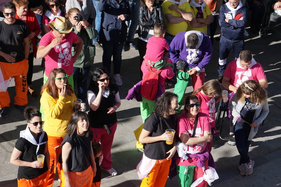 Fotos: Fiestas de Arroyo. San Juan Evangelista. Pregón y desfile de peñas