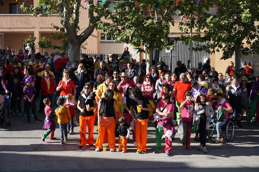 Fotos: Fiestas de Arroyo. San Juan Evangelista. Pregón y desfile de peñas