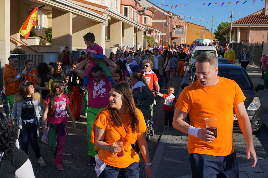 Fotos: Fiestas de Arroyo. San Juan Evangelista. Pregón y desfile de peñas