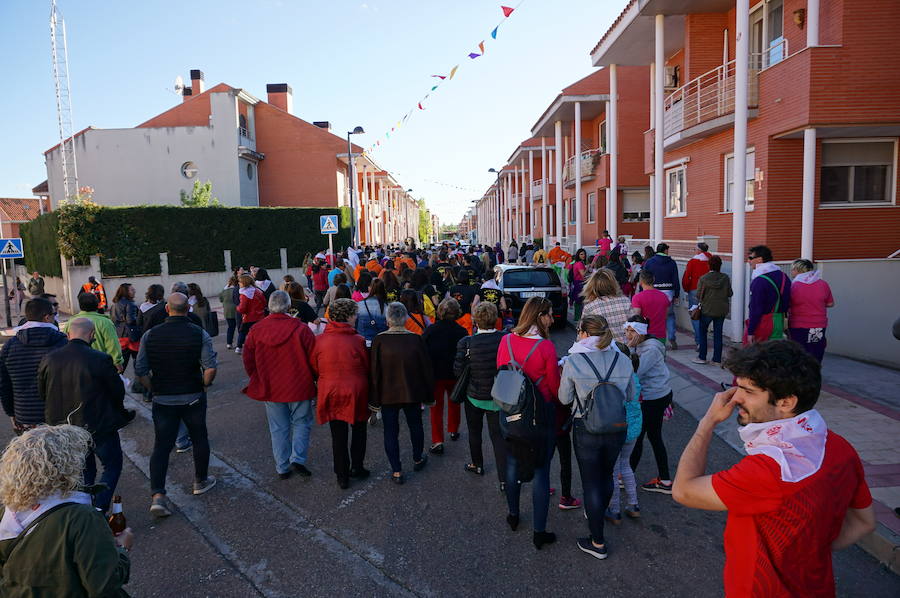 Fotos: Fiestas de Arroyo. San Juan Evangelista. Pregón y desfile de peñas
