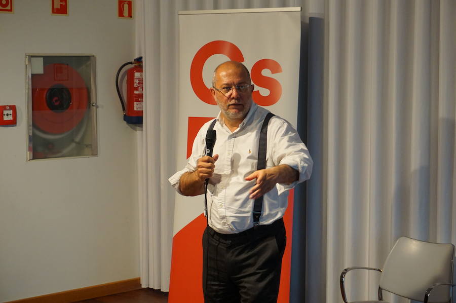 Fotos: Presentación de la candidatura de Ciudadanos en Arroyo