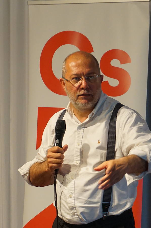 Fotos: Presentación de la candidatura de Ciudadanos en Arroyo