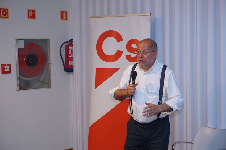 Fotos: Presentación de la candidatura de Ciudadanos en Arroyo