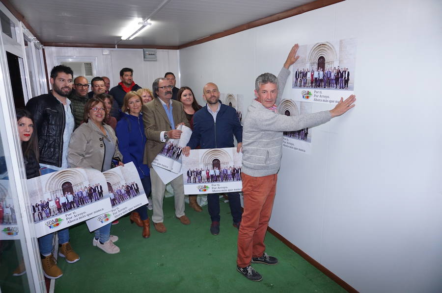Fotos: Pegada de carteles e inicio de la campaña de las elecciones municipales en Arroyo de la Encomienda
