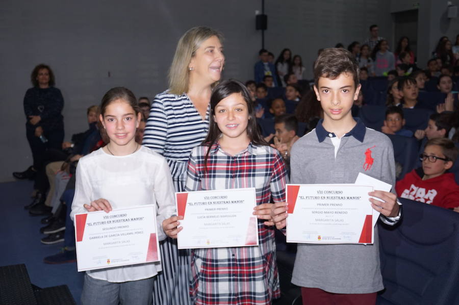Fotos: Entrega de premios del VII concurso 'El Futuro en Nuestras Manos’