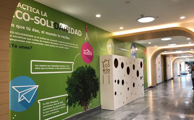 Espacio habilitado en RÍO Shopping con motivo de la campaña de reciclaje. 