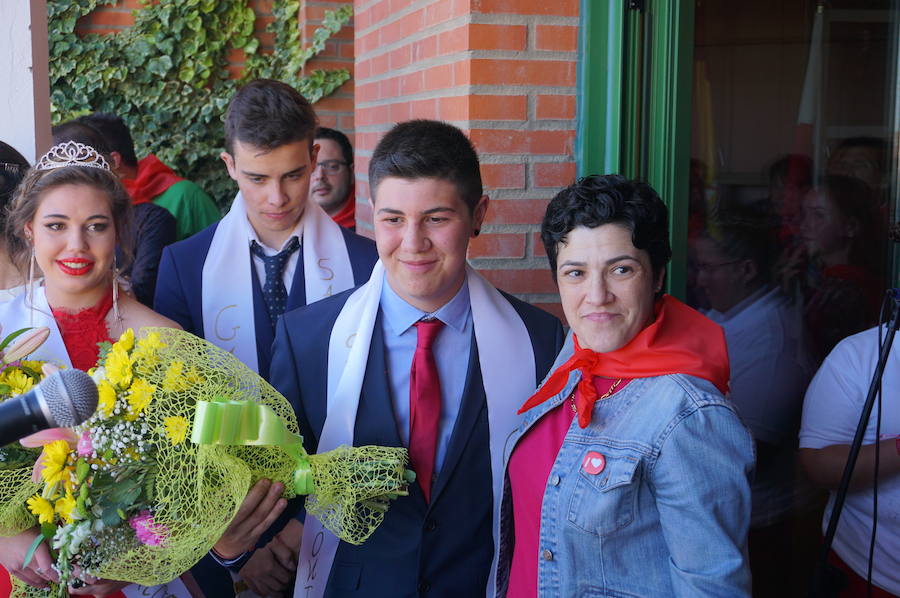 Fotos: Pregón y desfile de peñas fiestas de La Flecha