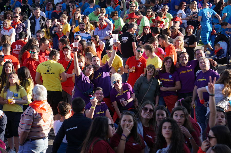 Fotos: Pregón y desfile de peñas fiestas de La Flecha
