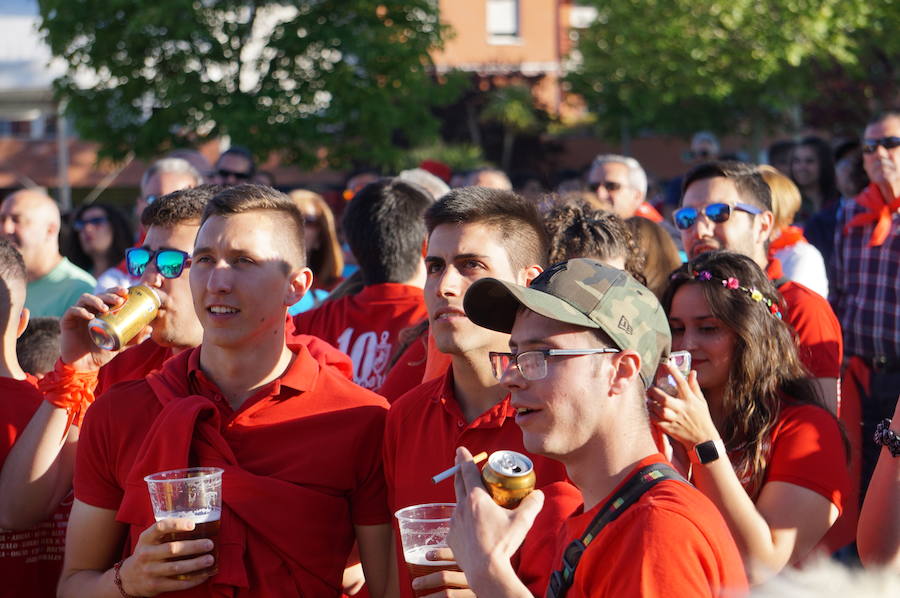 Fotos: Pregón y desfile de peñas fiestas de La Flecha
