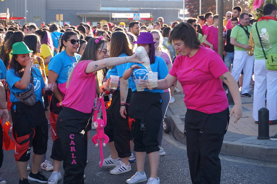 Fotos: Pregón y desfile de peñas fiestas de La Flecha