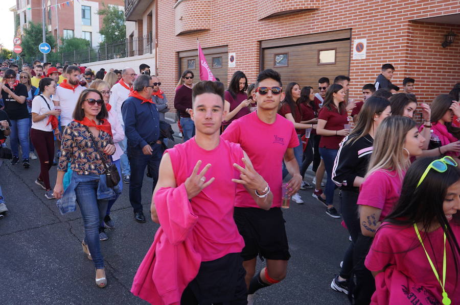 Fotos: Pregón y desfile de peñas fiestas de La Flecha