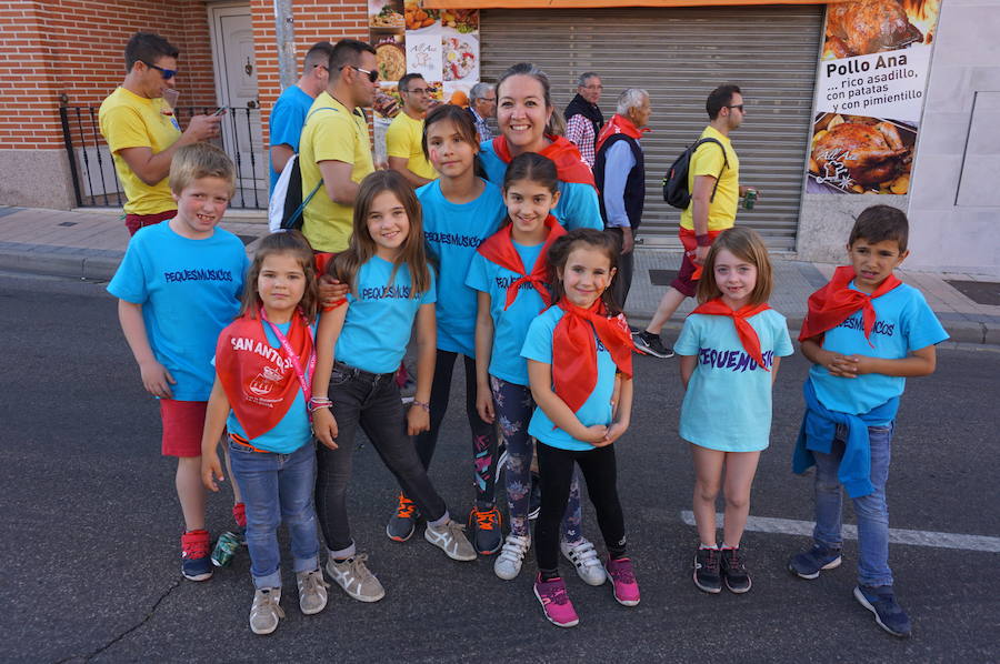 Fotos: Pregón y desfile de peñas fiestas de La Flecha